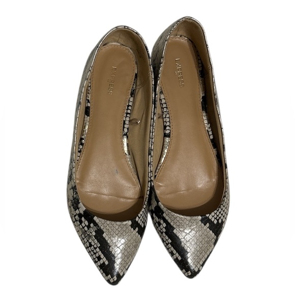 Express Black and Cream Snakeskin Flats Size: 9 - Picture 6 of 8